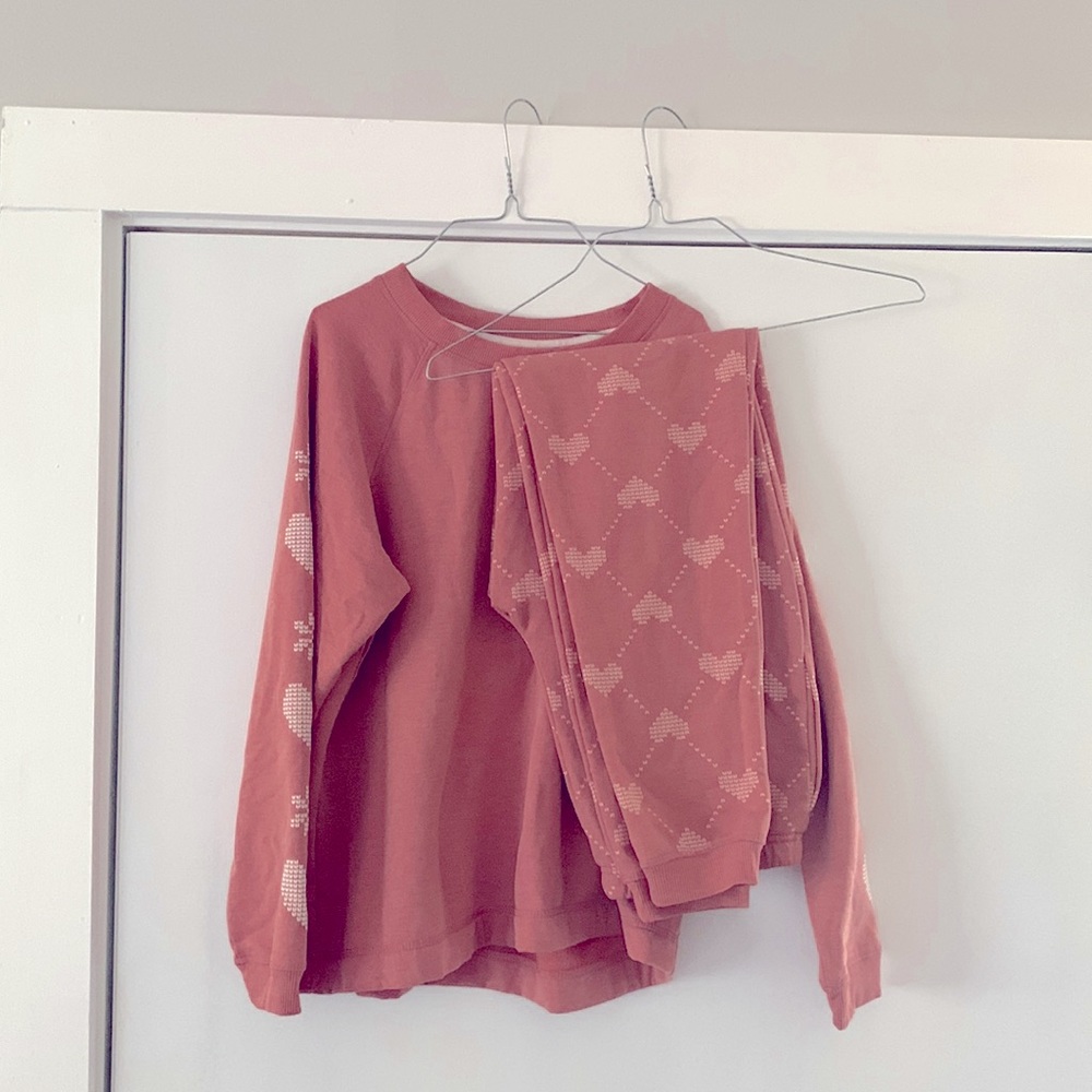 S(4-6) Rose 2 piece sweat suit.